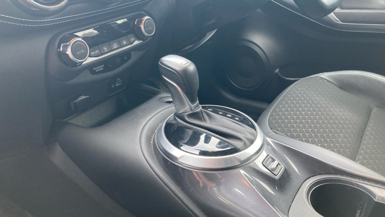 Nissan Juke 1.6 Hybrid N-Connecta 5dr Auto Hybrid Hatchback